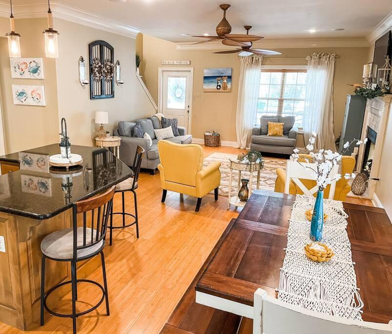 Pet Friendly Nestled In The Pines With Cozy Fire Pit Only Minutes To Beaches Dauphin Island