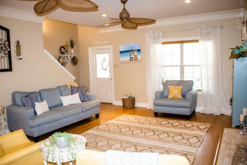 Pet Friendly Nestled In The Pines With Cozy Fire Pit Only Minutes To Beaches Dauphin Island